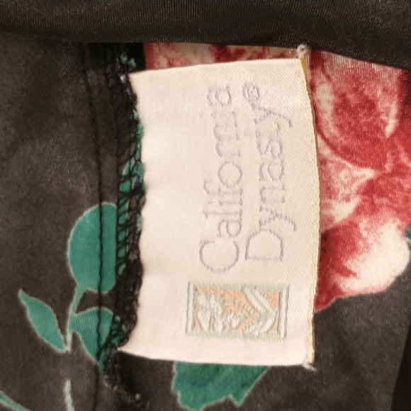 2 Floral Nightgowns Sexy Feminine Styling Lg Silky Feel Satin Red Flowers - Picture 8 of 8